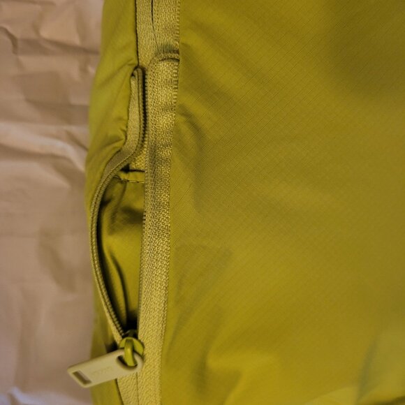 NWT Away F.A.R Organizational Cube in Green - Picture 2 of 6